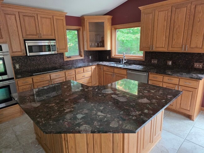 Building Photo - 4110 Juneau Ln N