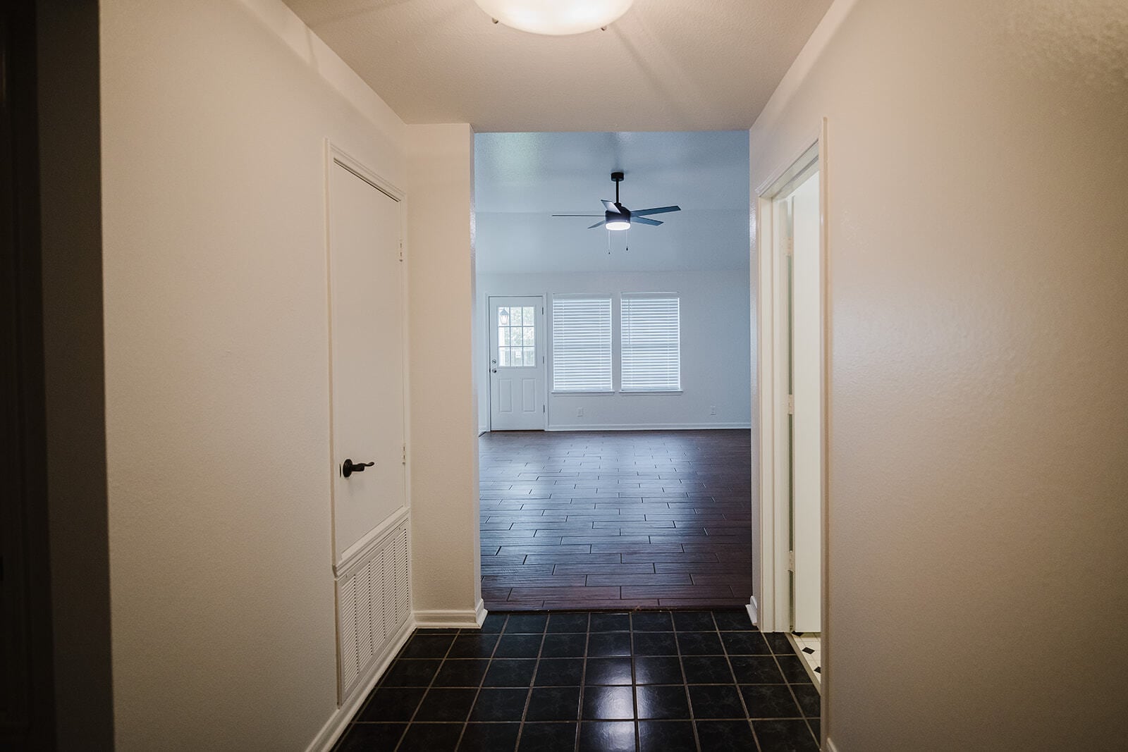 Building Photo - 810 Faircrest Dr
