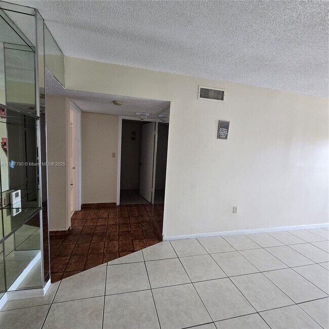 Building Photo - 1800 W 54th St