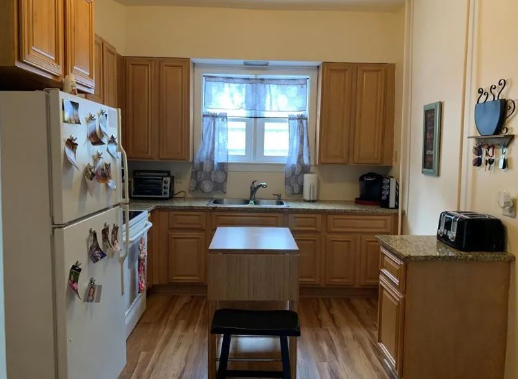 Building Photo - 242 S Walnut St