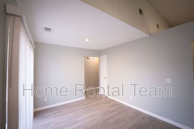 Building Photo - 148 Finn Cir