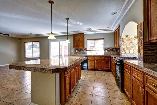 Building Photo - 6733 Lydian Ct