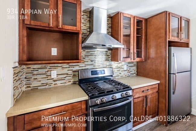 Building Photo - 934 Appian Way