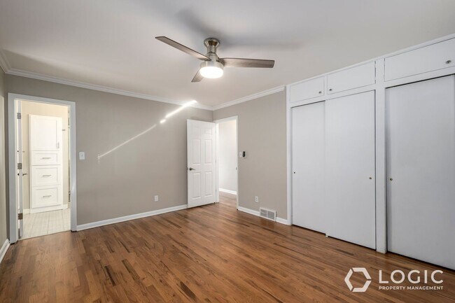 Building Photo - 195 E Roundtoft Dr