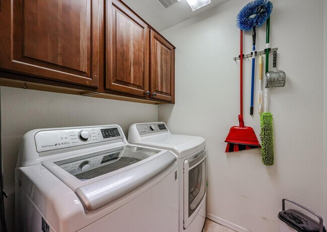 Building Photo - 4010 E Sidewinder Ct