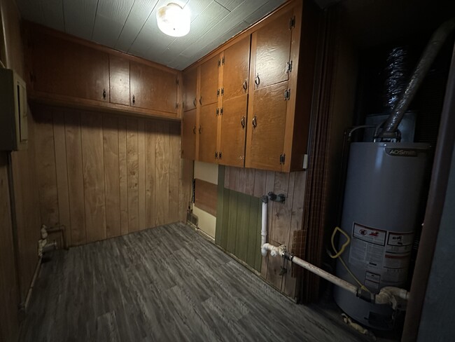 Building Photo - 1503 Eastview Ave