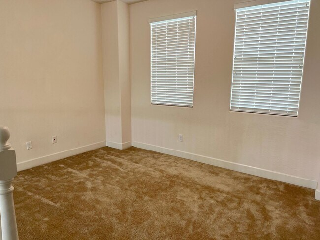 Building Photo - 3 Bedroom / 2.5 Bath In Tanglewood Gated Community