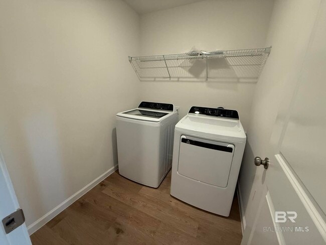 Building Photo - 16223 Eden St