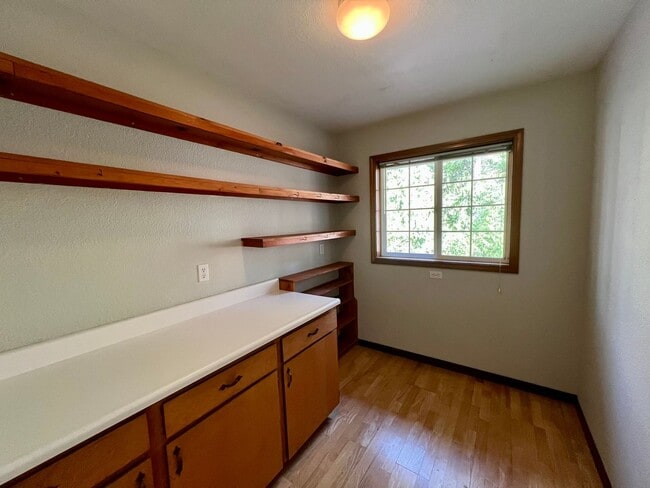 Building Photo - Private 5 Acres