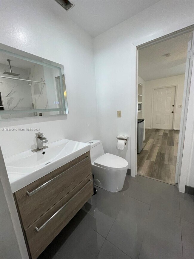 393 La Mancha Ave 393 La Mancha Ave Royal Palm Beach FL 33411