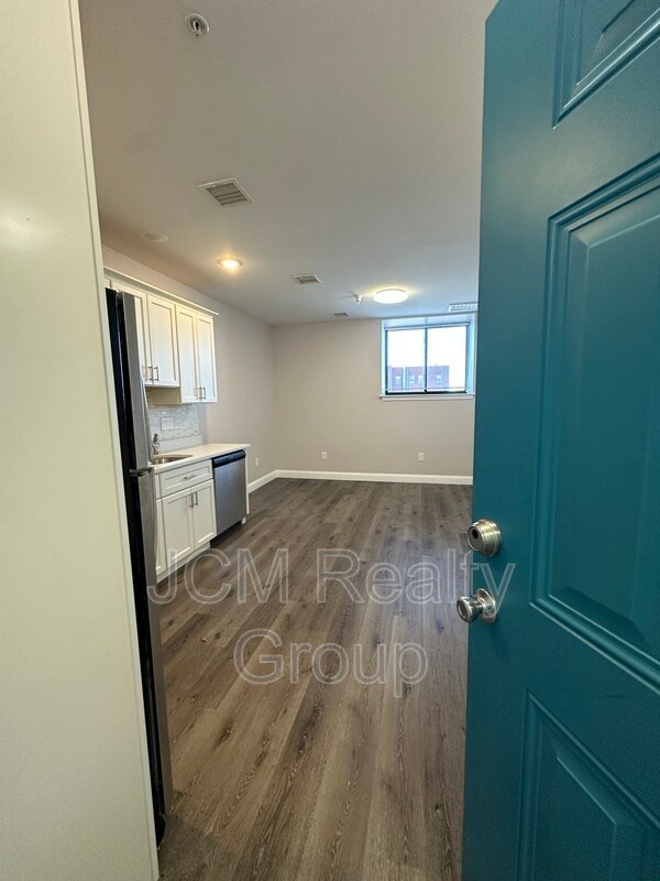 Primary Photo - 191 N Common St