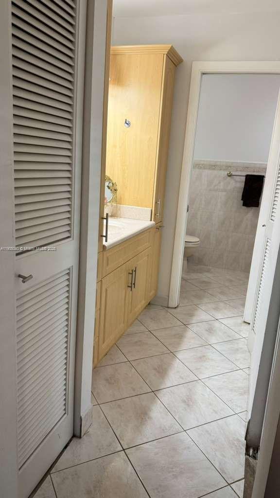 Building Photo - 3742 Estepona Ave