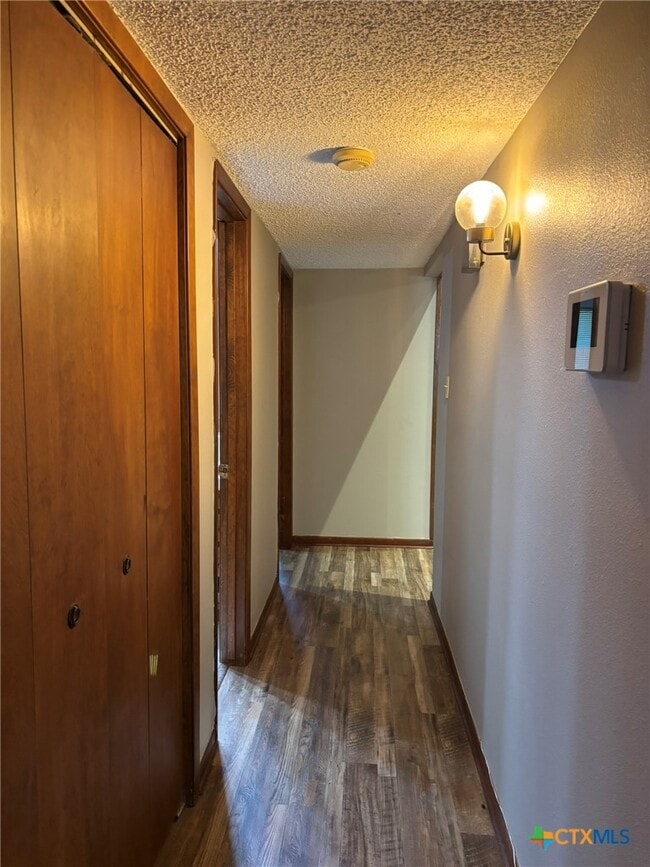 Building Photo - 202 Sherwood Dr