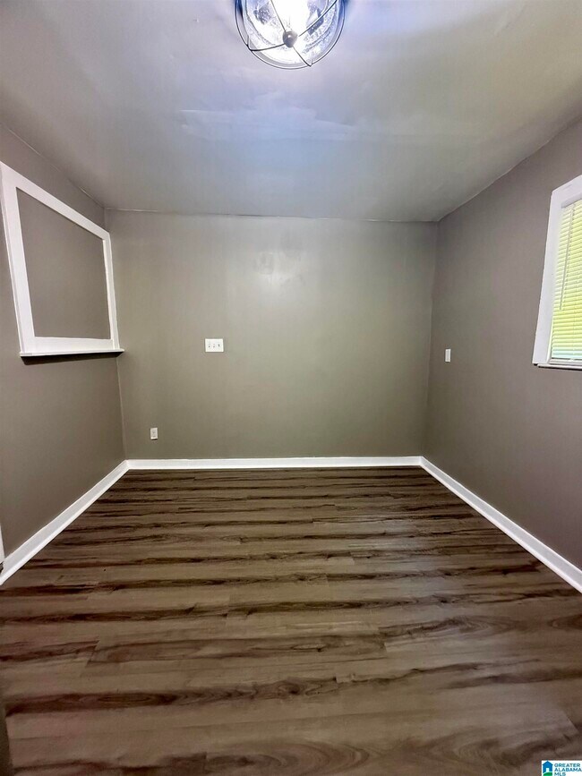 Building Photo - 907 77th Way S