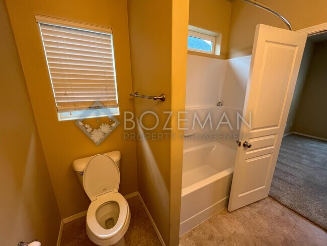 Building Photo - 270 Pond Lily Dr