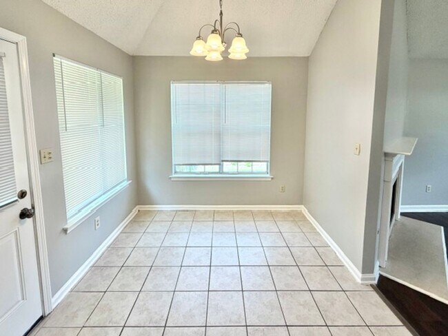 Building Photo - BradyHillDr7069