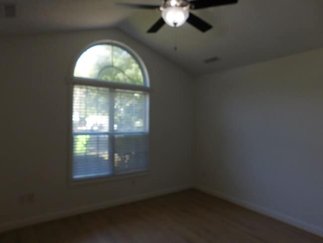 Building Photo - 208 Tobiano Dr