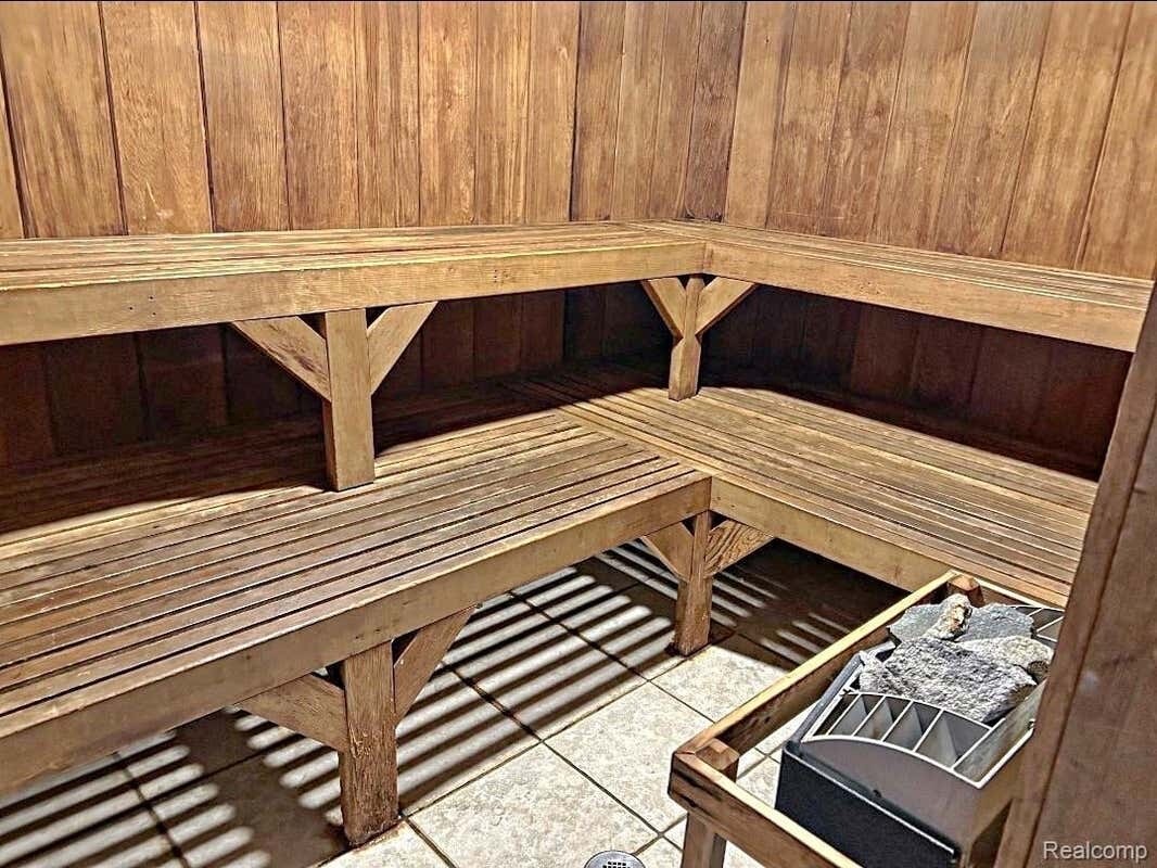 Building Photo - 18411 University Park Dr