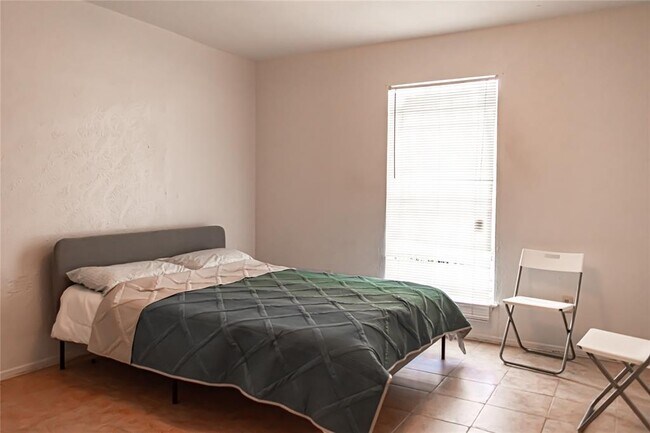 Building Photo - 6305 Westward St