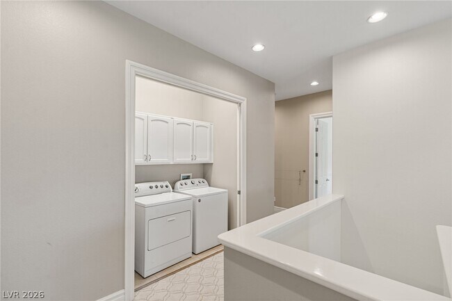 Building Photo - 2272 Coral Ridge Ave