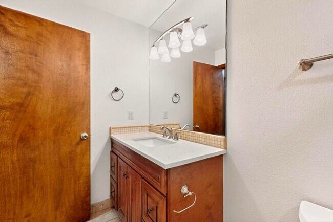 Building Photo - Picture Perfect 3 Bedroom Home in Southeas...