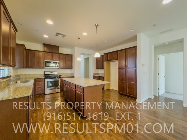 Building Photo - Newly Upgraded West Roseville 4 Bed 3 Bath...