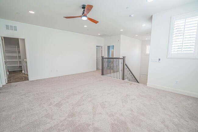 Building Photo - Beautiful 4-Bedroom Home with Solar and EV Charger in West Hills, Valencia!