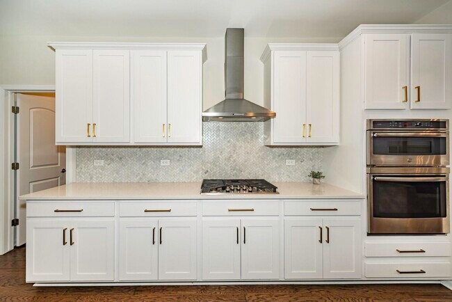 Building Photo - 50236 Amberwood Rd