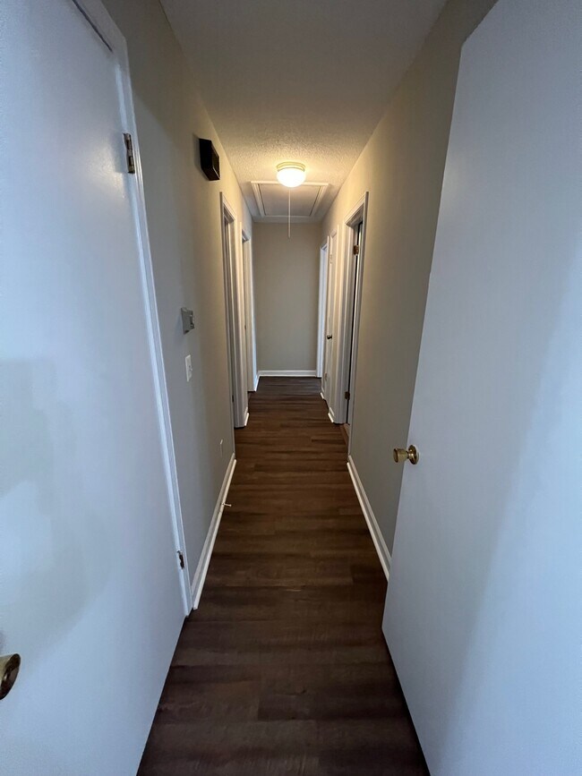 Building Photo - 212 Henderson St