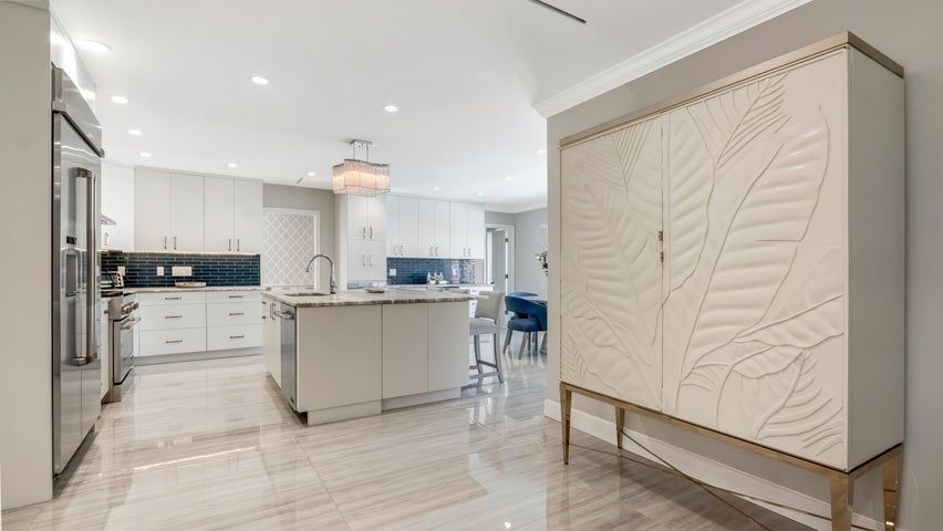 Building Photo - 831 Dover St