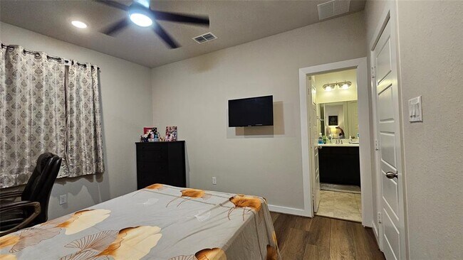 Building Photo - 18218 Bluebird Br Ln