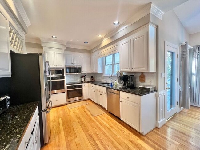 Building Photo - 9105 Kirkhill Dr