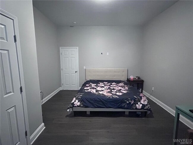 Building Photo - 1988 South Park Ave