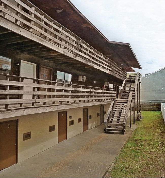Building Photo - 9530 3rd Bay Street