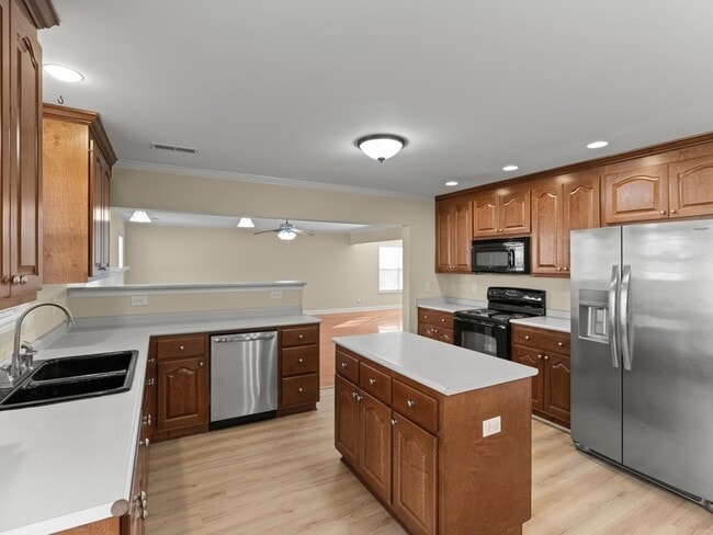 Building Photo - 4807 Creston Ct SE