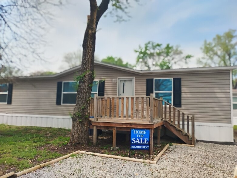 Building Photo - 161 Rainbow Dr
