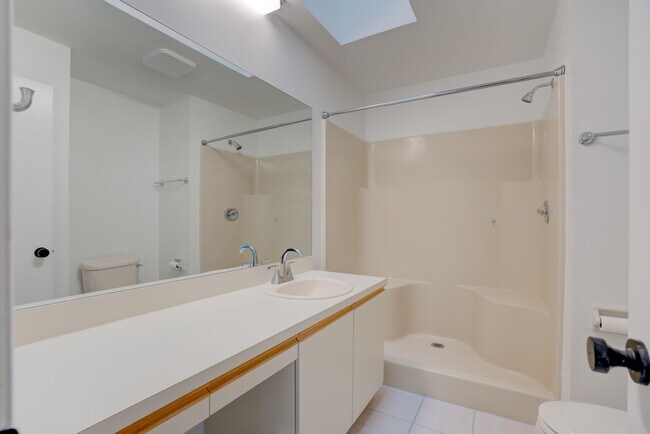 Building Photo - 8291 SE Croft Cir