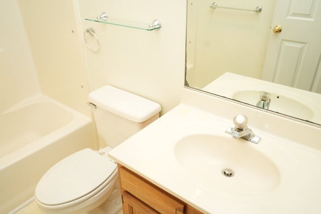 Building Photo - 111 Darien Terrace