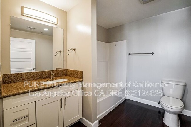 Building Photo - 11740 Vanowen St