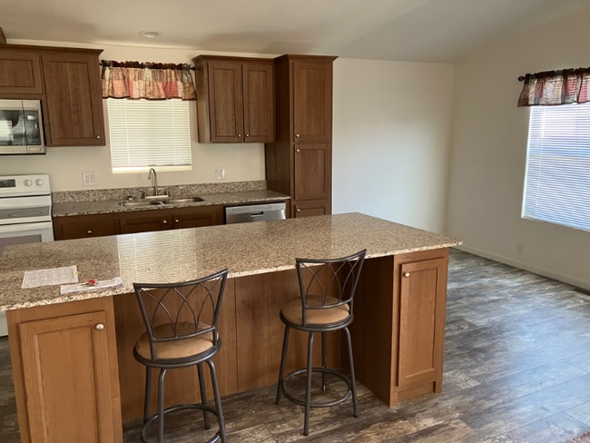 Building Photo - 70 Montecito Dr