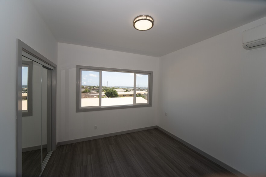 Building Photo - 733 Hoopai St