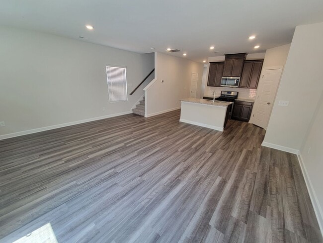 Building Photo - 3 Bed, 2 Bath Townhome Available in Berea