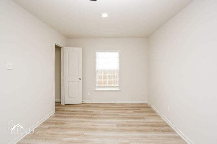 Building Photo - 10453 Sweetwater Creek Dr