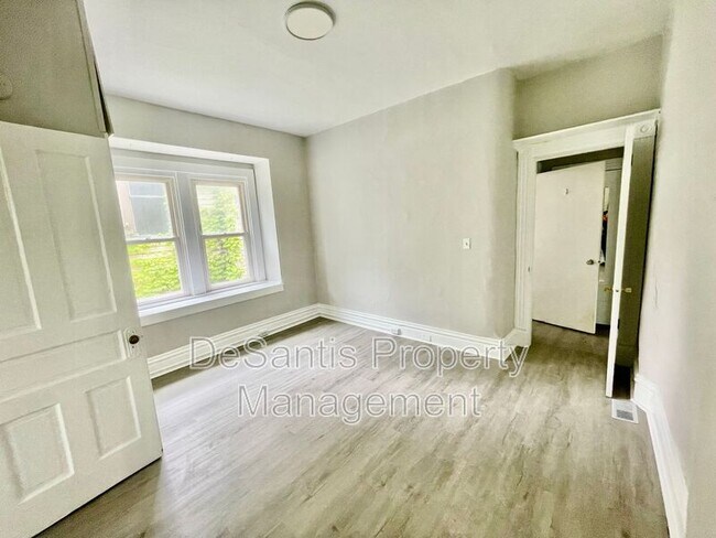 Building Photo - 5730 Holden Street