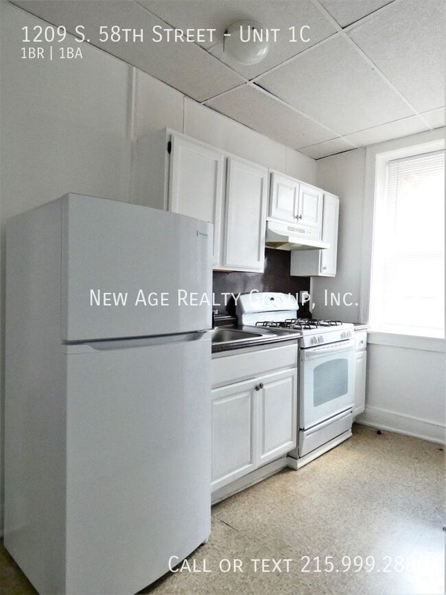 Building Photo - 1209 S 58th St