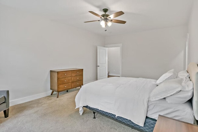 Building Photo - 2901 Random Rd