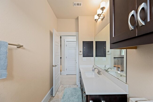 Building Photo - 701 San Marco Trl