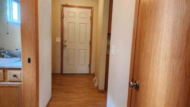 Building Photo - 9412 Briar Haven Dr