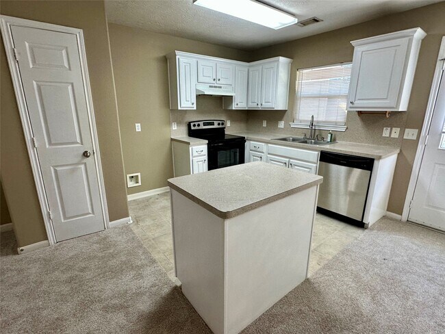 Building Photo - 4906 Comal River Loop