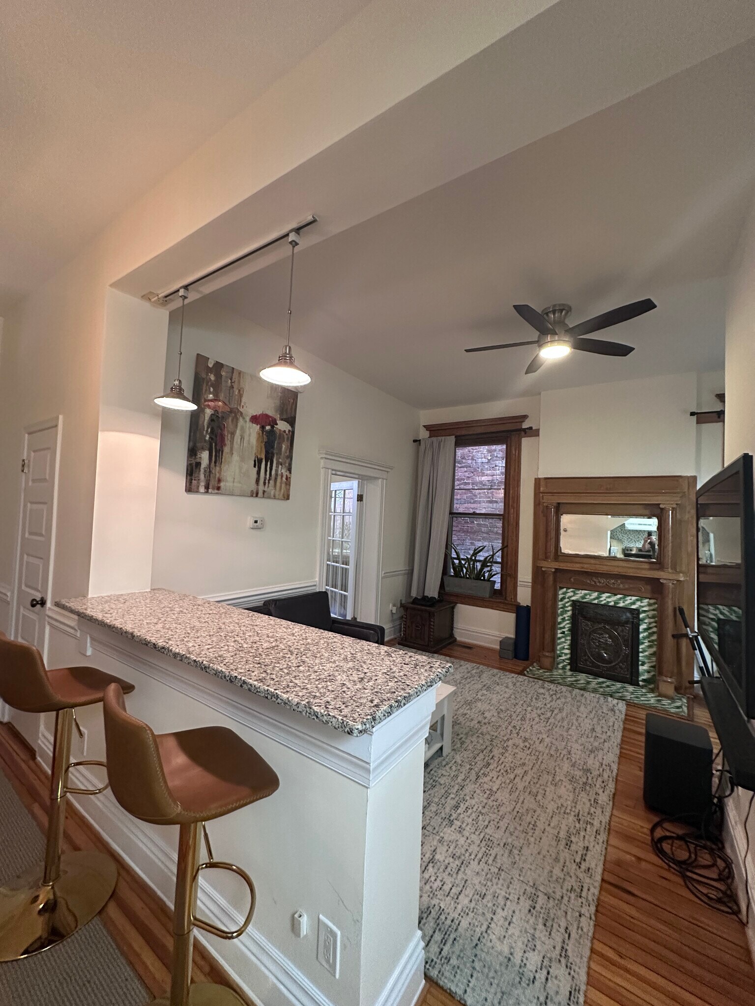 Building Photo - 2329 W Grace St